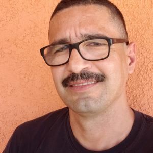 Meet your Posher, Genaro